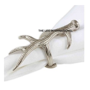 Anneau de serviette en acier inoxydable plaqué or en forme de feuille pour accessoires de mariage et décoration de fête - Product Image 4