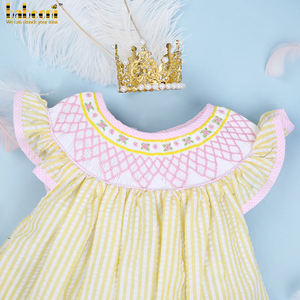 Vestido Smocked personalizable para niños estampado rayas amarillas hecho a mano 3D otoño 100% algodón ecológico BB1665 OEM ODM - Product Image 3