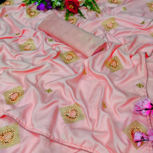 Vêtements pour femmes indiennes les plus choisies Broderie en soie Travail Saree Blouse Pièce Pas cher Fabrication en gros Vêtements Viscose - Product Image 1