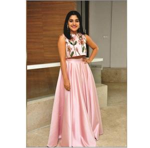 Attrayant Soie Broderie Séquence Travail Lahnega Choli avec Dupatta Vêtements De Mariage Prix De Gros Vêtement Ethnique Ethnique Shalwar Kameez - Product Image 3