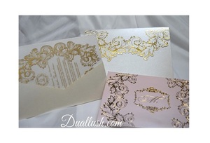 Boîte d'invitation de mariage en daim <span class=keywords><strong>rose</strong></span> doré faite à la main avec monogramme personnalisé en feuille d'or et carte de mariage en acrylique transparent - Product Image 3