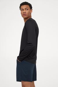 Shorts de sport sur mesure pour le basketball, la remise en forme et le quotidien – Hommes et femmes – Tissu en toile performant, taille élastique, séchage rapide - Product Image 2