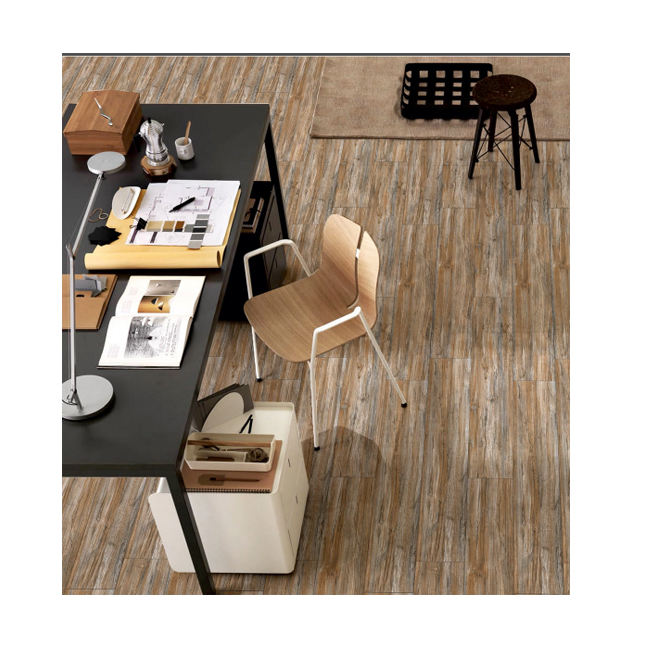 สีเทาเข้ม