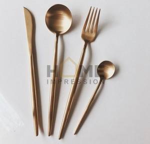 Classique Logo personnalisé couverts couverts en métal plaqué or dessus de table décoration métal aluminium poignées Premium qualité événements cuillères - Product Image 5