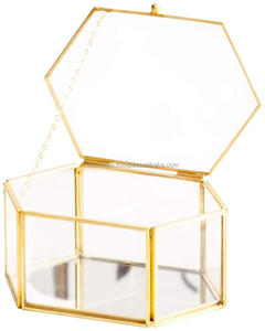 Caja de latón y vidrio transparente hexagonal facetado - Product Image 1