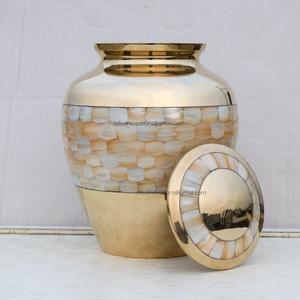 แม่ไข่มุกสำหรับเผาทองเหลือง,โกศสำหรับขี้เถ้ามนุษย์เถ้าทองเหลืองโกศพร้อมไม้ม็อบสลักในแบบฉบับโกศจากอินเดีย - Product Image 6