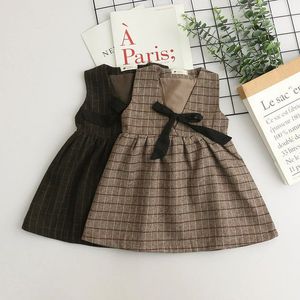 Exportateur indien Nouvelle belle robe à carreaux en coton Nouveau design et personnalisable dans n'importe quelle taille et couleur pour les filles - Product Image 1