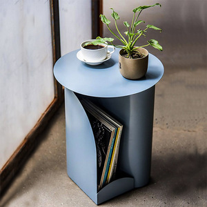 โต๊ะข้างเตียงพร้อมที่ใส่หนังสือพิมพ์ ทำด้วยมือ ผลิตในอินเดีย สำหรับผู้ซื้อเชิงพาณิชย์ ใช้ในโรงแรม สำนักงาน ห้องพัก ปรับแต่งขนาดได้ ปี 2022 สไตล์โมเดิร์น - Product Image 3