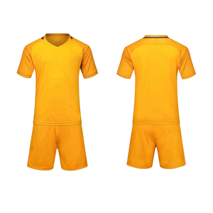 Logotipo personalizado y diseño de color sólido de manga corta uniforme deportivo 100% poliéster precio barato adultos usan camiseta de fútbol - Product Image 1