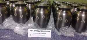 Urna de CREMATINA para cenizas de mascotas, suministros funerarios de cremación por Brassworld, India - Product Image 2