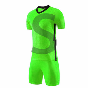 Venta al por mayor 100% poliéster barato sublimación FÚTBOL Camisetas kits personalizados fútbol uniformes fútbol desgaste chico conjunto - Product Image 4