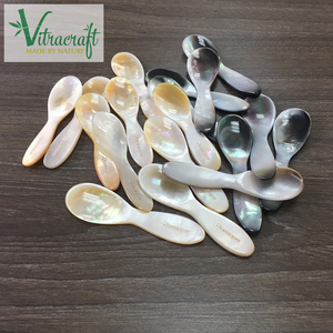 Mini tamaño amarillo y negro labio madre de perla cuchara Perfecta para servir caviar Premium productos únicos hechos a mano tamaño 6cm - Product Image 1