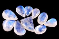 Pierre précieuse naturelle de pierre de lune arc-en-ciel certifiée IGI, qualité AA/AAA, bijoux avec coupe CABOHON
