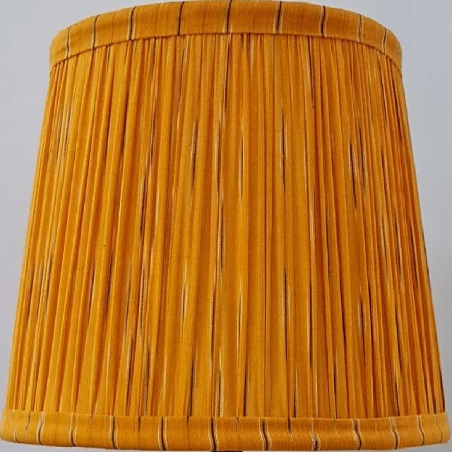 สีเหลือง