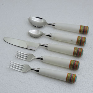 Ensemble de couverts de cuisine en acier inoxydable, résine et pierre de marbre avec poignée ronde et design moderne - Product Image 5