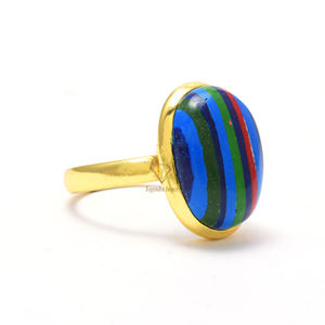 Vente en gros Argent sterling 925/Plaqué or 18 carats Bague de créateur avec lunette ovale Anneaux de mode en calsilice naturelle arc-en-ciel - Product Image 2