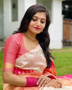 Banarasi Soie Jacquard Saree avec Chemisier Femmes Porter Dames Fête Festival Usage Quotidien Doux Coton Soie Sari En Gros Bas Prix Vêtement - Product Image 1