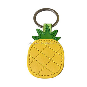 Tùy Chỉnh Đầy Màu Sắc Trái Cây Rau Da Strawberry Keychain Bán Buôn Strawberry Leather Keyring - Product Image 6