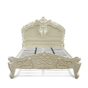 Élégance ivoire style rococo: lit en bois d'acajou massif de taille King fabriqué à la main avec des détails ornés - Product Image 2