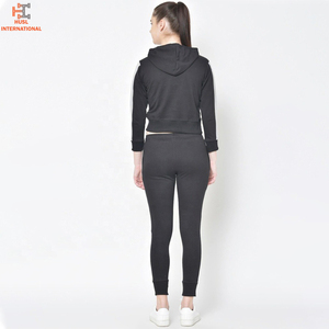 Ensemble de survêtements pour femmes avec tissu extensible, coupe confortable pour la course à pied, le jogging et les tenues décontractées, survêtement pour femmes - Product Image 3