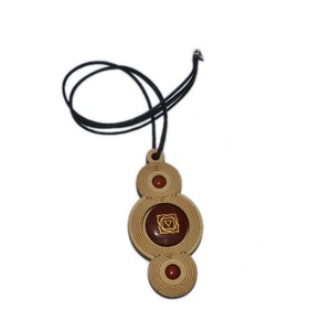 Colgantes de madera grabados de Chakra raíz a bajo precio | Obtenga colgantes de madera grabados de Chakra raíz Piedra de bolsillo grabada Compre ahora - Product Image 1