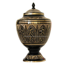 Urnes de crémation pour adultes en laiton de haute qualité avec une belle gravure urne de crémation en métal fini de couleur or et violet - Product Image 2
