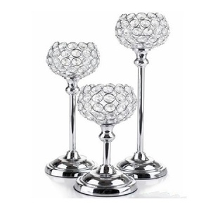 Porte-bougie en métal fait main de luxe de la dernière conception, de la plus haute qualité, dans différentes formes et tailles pour la décoration de la maison, meilleur prix en Inde - Product Image 1