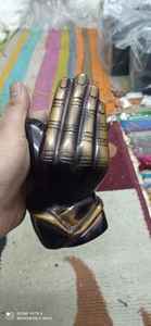 Urna funeraria de mano rezando de latón marrón oscuro Suministro de metal de estilo americano para adultos de Brassworld India - Product Image 5