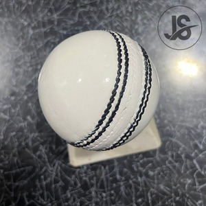 Alum Tanned <b>Cricket</b> Hard Ball Superior Ball Good Quality Sports <b>Cricket</b> Ball High Quality Leather Hardball - Product Image 2