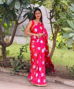 Saris en soie blanche avec chemisier vêtements pour femmes vêtements de fête pour dames vêtements quotidiens en coton doux sari en soie vente en gros vêtements à bas prix - Product Image 4