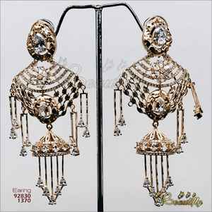 Meetali Creations, Fabricante y Mayorista de Joyería Artificial de Moda en India. Pendientes de Diamantes. 2021 - Product Image 1