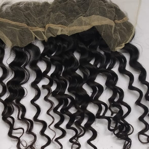 Cheveux vierges Deep Curly Frontal 13x6 100% cuticules alignées, tissage de cheveux bruts sans perte de cheveux, paquets de cheveux indiens et fermeture - Product Image 2