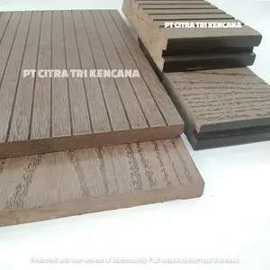 TELHAS DE PVC materiale IN polvere di legno di pino pastorale per la fabbricazione di pavimenti IN PVC/WPC BEST SELLER a suroper CENTRAL JAVA