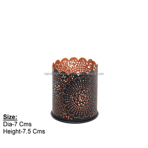 Candelero de metal de hierro hecho a mano con borde curvo para decoración del hogar de Pascua - Product Image 1