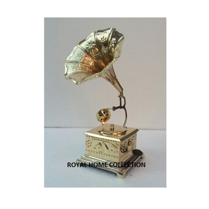 Laiton Antique Cadeau Design Gramophone À Vendre - Product Image 3