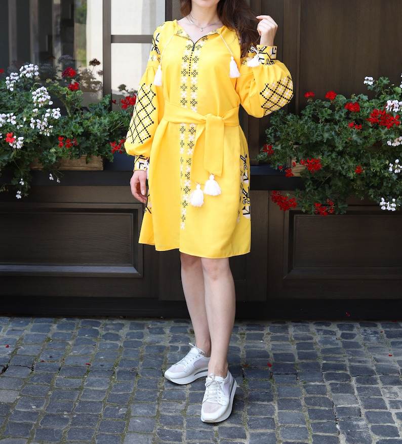 สีเหลือง