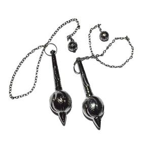 Meilleure vente de pendules en métal noir Bajrang : Pendules en métal noir Bajrang à vendre - Product Image 1