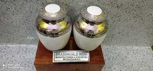 Urna de cremación de latón niquelado de alta calidad, suministro funerario de estilo americano de Brassworld India para adultos - Product Image 6