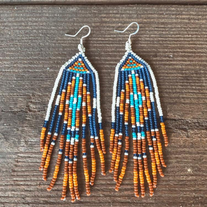 Pendientes de cuentas tejidos a mano, felicidad hecha a mano - Product Image 1
