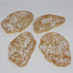 Posavasos de resina de color blanco con borde dorado para uso en mesa, cocina - Product Image 4