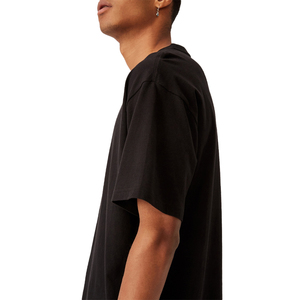 Nouveau t-shirt noir décontracté et confortable à col rond, design personnalisé sur mesure pour garçons/hommes selon les exigences du client - Product Image 4