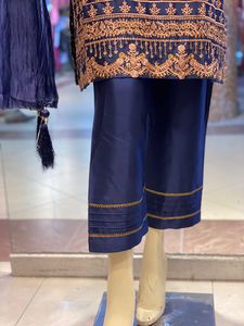 Costumes en soie brodés prêts à l'emploi pour femmes de créateur Style pakistanais Matériel de pelouse Salwar Kameez Prêt à porter pour les fêtes - Product Image 6