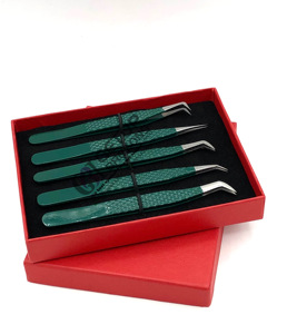 Vente en gros Meilleure pince à épiler avec revêtement en poudre vert Kelly à 45 degrés Extension de cils à 90 degrés avec logo personnalisé Instruments de beauté - Product Image 6