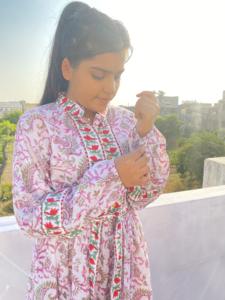 Meilleure vente Robe indienne en coton imprimé bloc à la main faite à la main Robe circulaire patineuse Robe courte d'été et de printemps de couleur personnalisée - Product Image 5