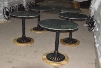 Table de bistrot industrielle ronde en marbre vert avec piétement en fonte, pour restaurant, café, hôtel, table d'extérieur