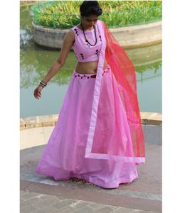 Diseño de bordado pesado y aspecto hermoso Lehenga Choli Precio al por mayor más bajo en prendas étnicas Alphanumero - Product Image 4