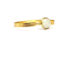Bracelet jonc fait main en pierre de lune arc-en-ciel naturelle de forme ovale, plaqué or 18 carats, double attache, cadeau pour elle - Product Image 4