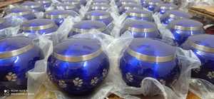 BRASSWORLD INDIA Urna de cremación de metal de estilo americano Latón azul con pata de mascota dorada Suministros funerarios - Product Image 6