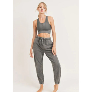 Sujetador Deportivo Sin Costuras con Corte Láser Color Gris Awaken, Nuevo, OEM, Hecho a Medida - Product Image 1