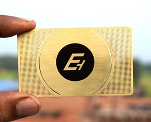 Tarjeta de Presentación de Metal de Lujo Personalizada, Nuevo Diseño, Placa de Identificación de Latón Inoxidable con Técnica de Grabado para Regalos Empresariales - Product Image 3